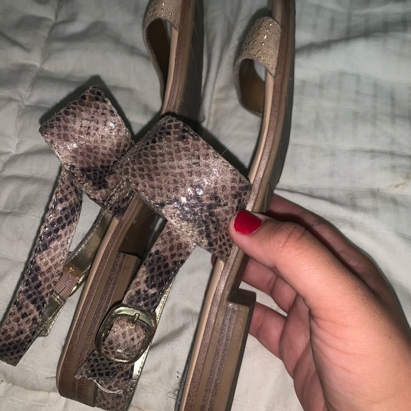 alfani sandals - Picture 2 of 3